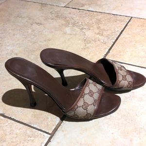 Gucci monogram sandal size 6